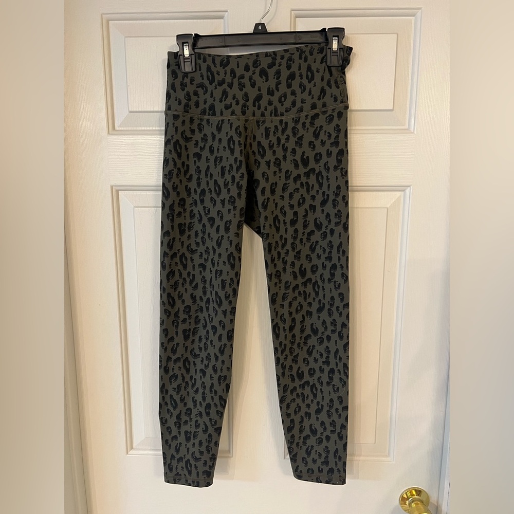 2 pair old navy active leggings size medium